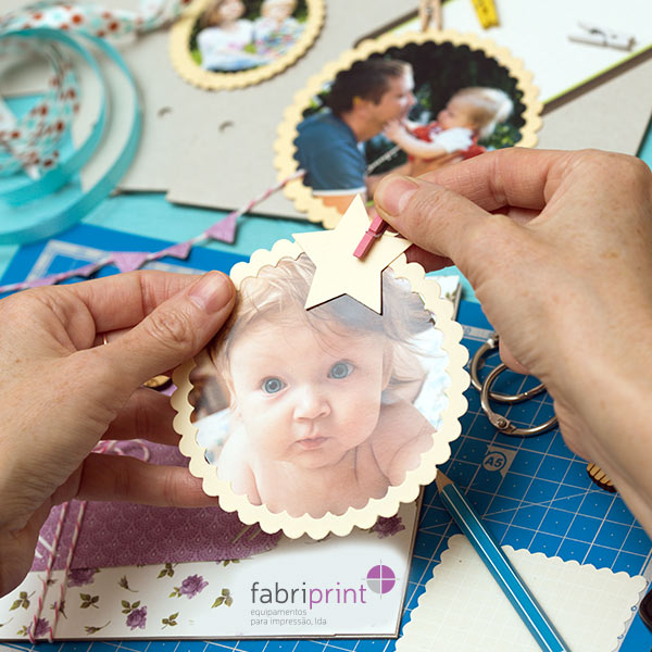 <strong>Guilhotina manual de cortantes: descubra o segredo de recortes perfeitos para scrapbooking e outros projetos criativos</strong>