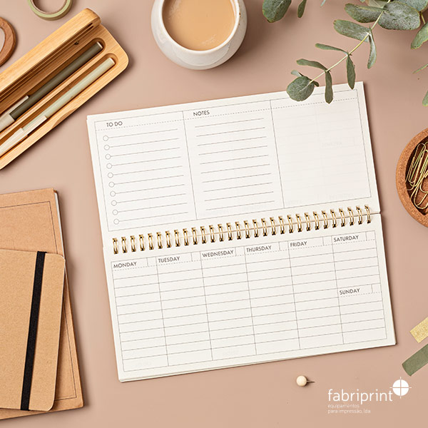 <strong>Papelaria criativa: passo a passo para criar agendas personalizadas com a Sizzix</strong>