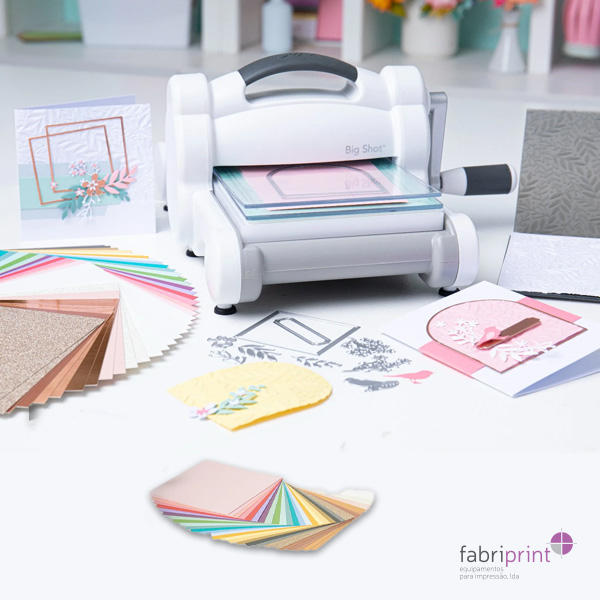 <strong>Papelaria criativa: 7 dicas valiosas para escolher os melhores materiais e ferramentas [com sugestões práticas]</strong>